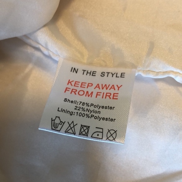 In the Style Womens Mini Skirt Sz 14 Runs Small Ivory Fuzzy Zip Lined Winter - Picture 4 of 9